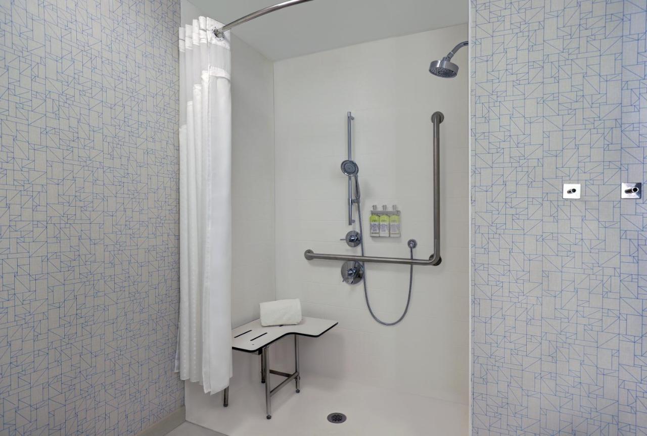 Holiday Inn Express - Kingston West By Ihg Εξωτερικό φωτογραφία