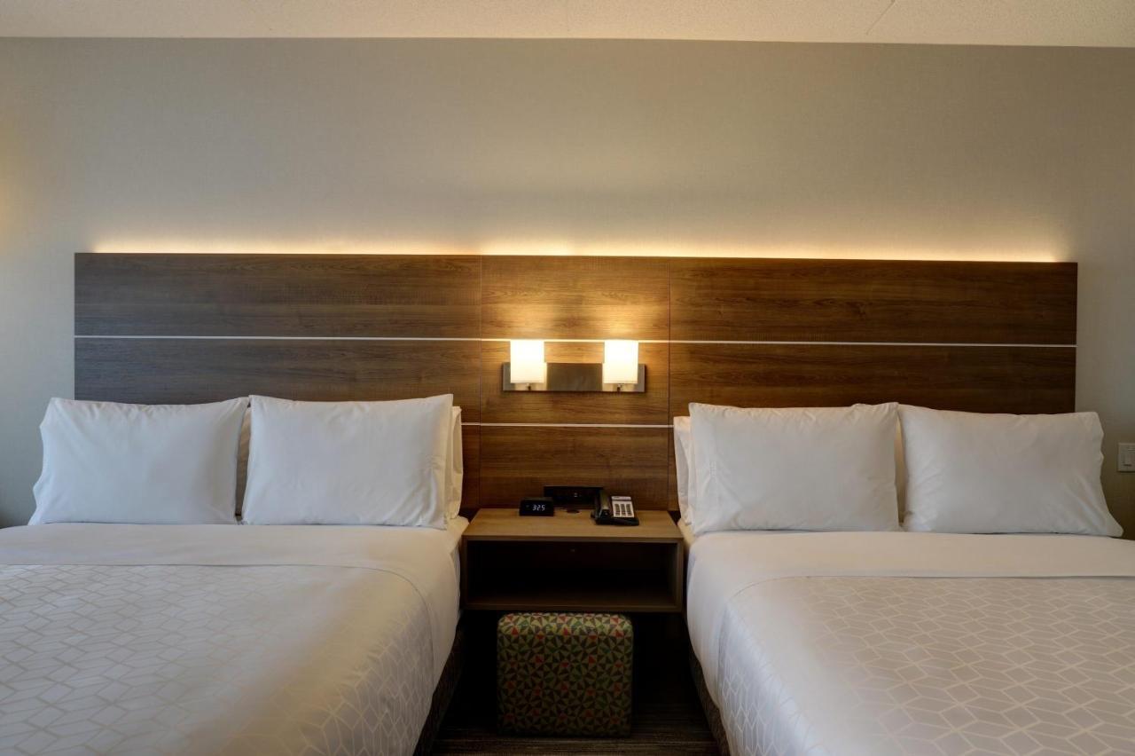 Holiday Inn Express - Kingston West By Ihg Εξωτερικό φωτογραφία