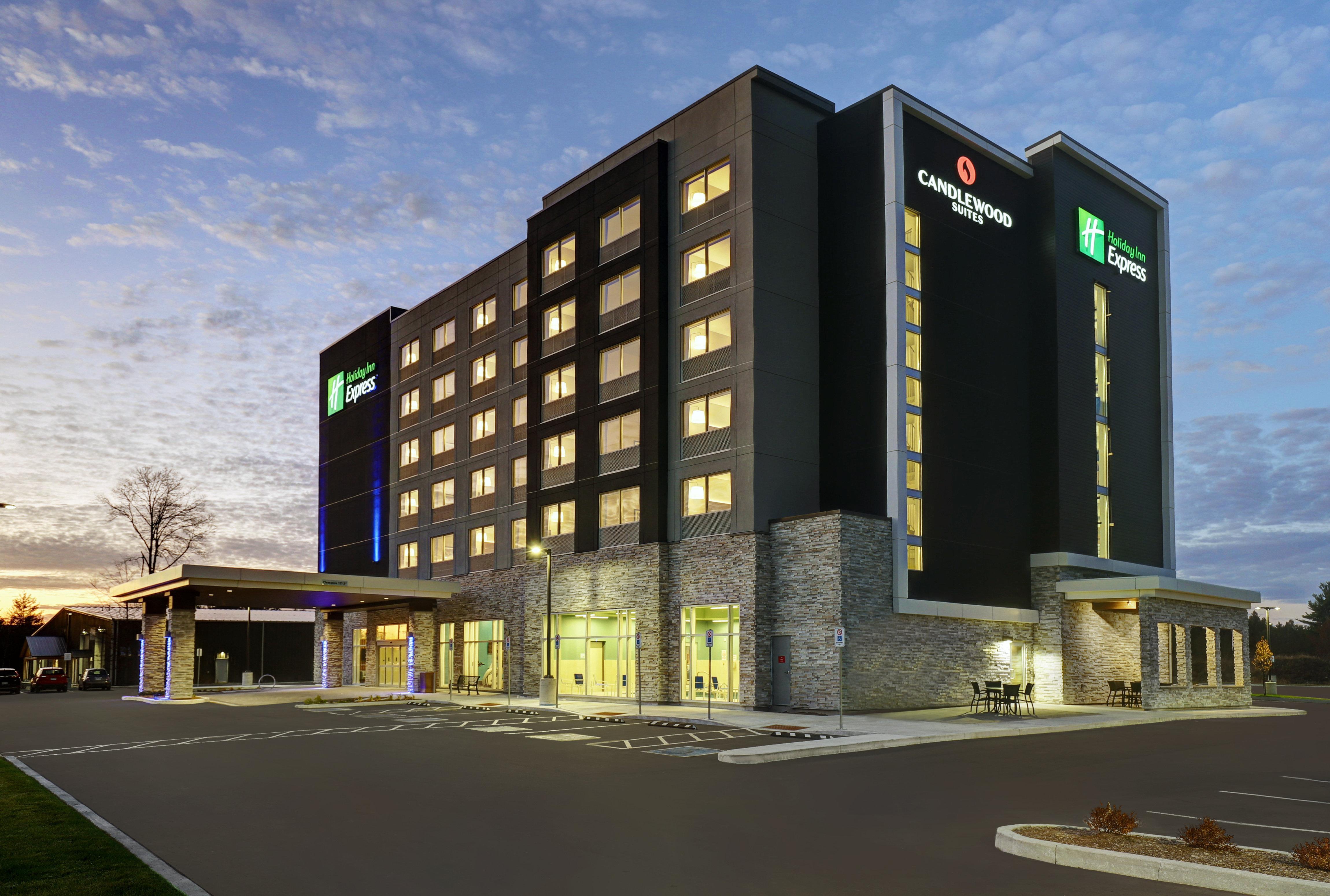Holiday Inn Express - Kingston West By Ihg Εξωτερικό φωτογραφία