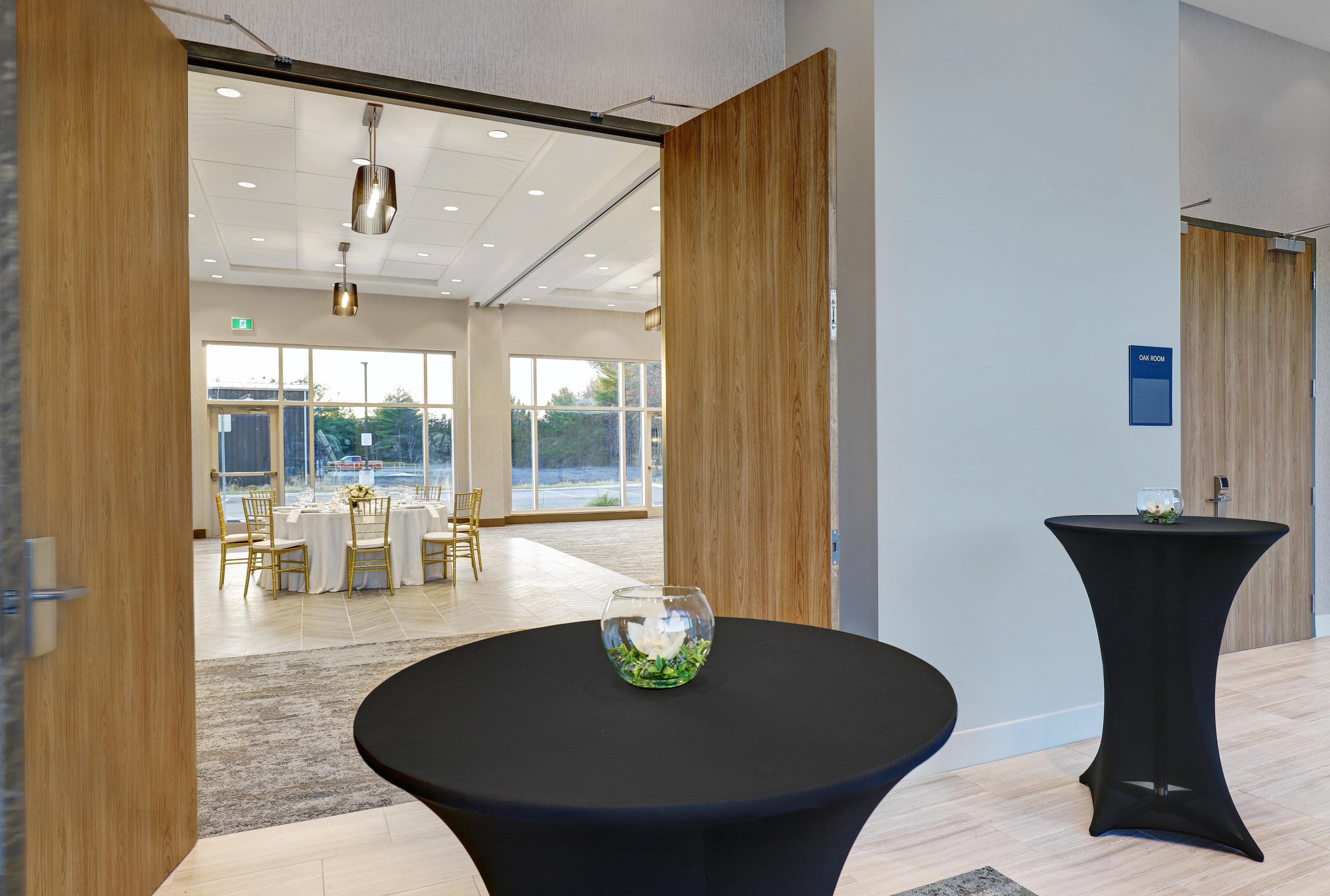 Holiday Inn Express - Kingston West By Ihg Εξωτερικό φωτογραφία