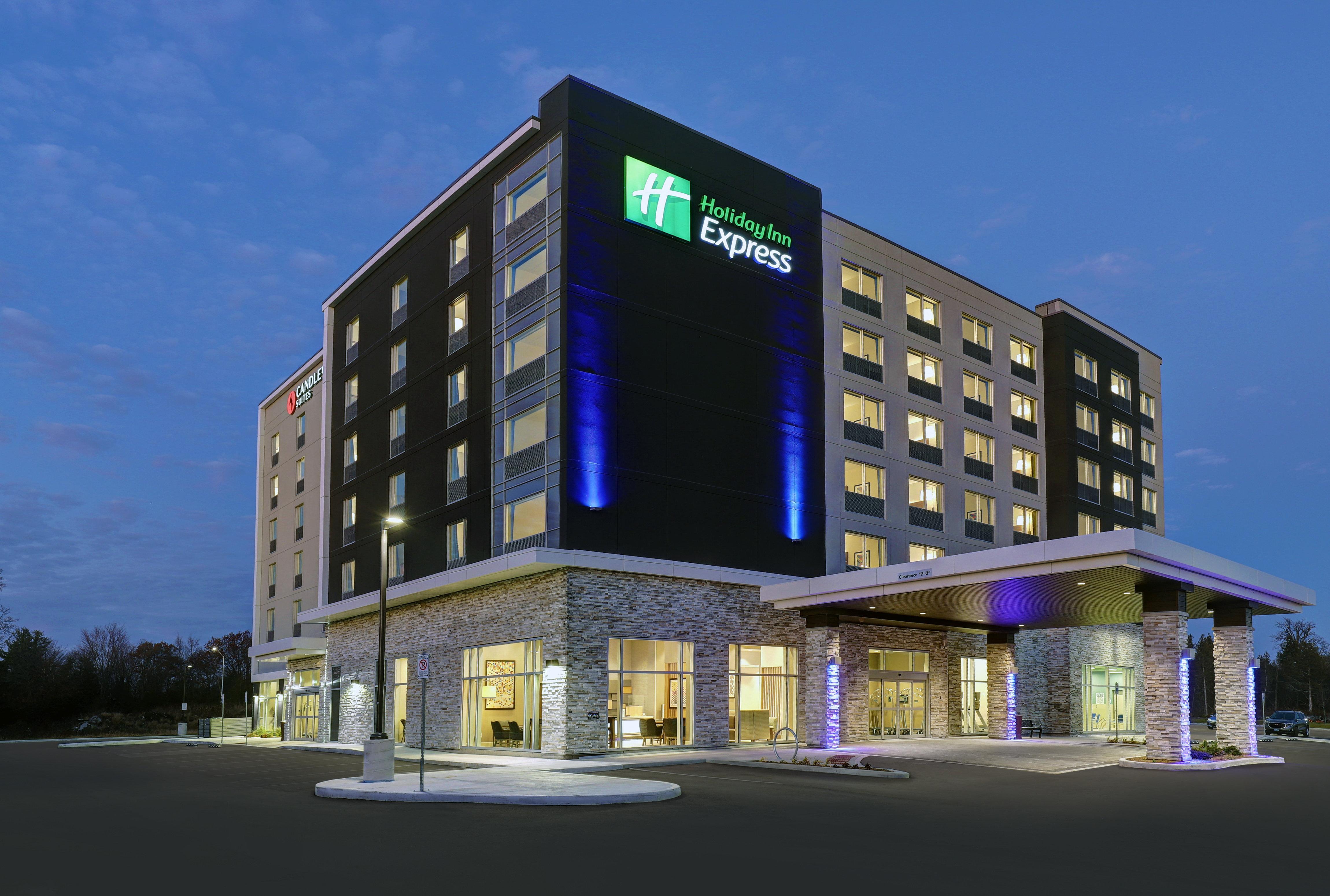 Holiday Inn Express - Kingston West By Ihg Εξωτερικό φωτογραφία