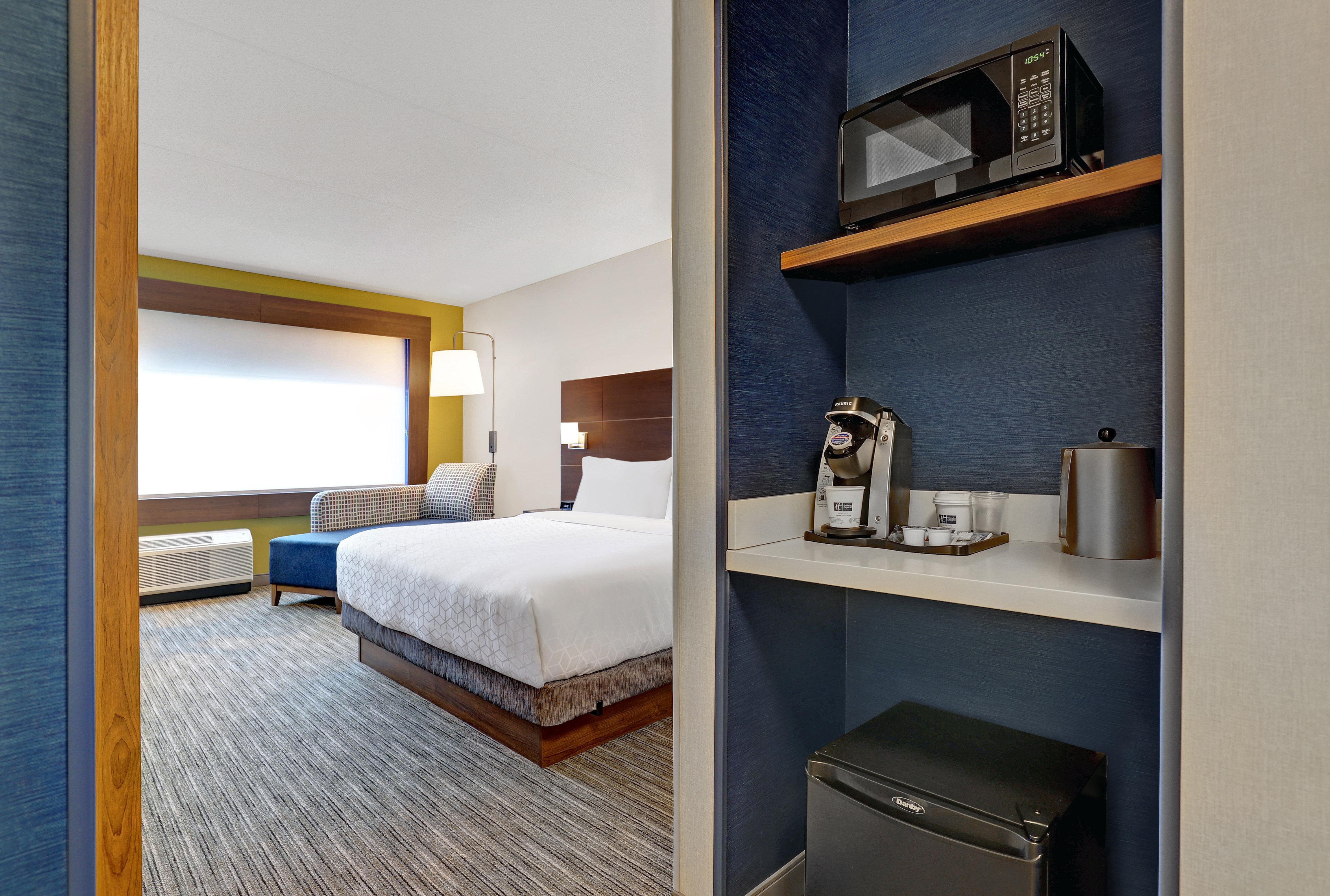 Holiday Inn Express - Kingston West By Ihg Εξωτερικό φωτογραφία